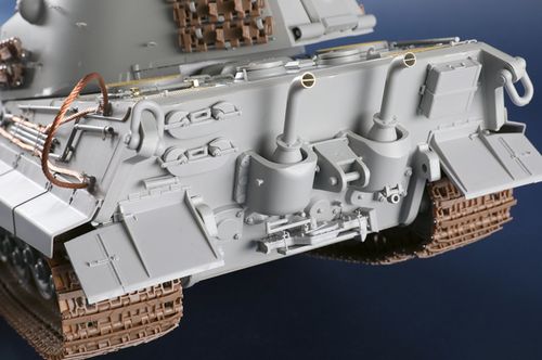 Trumpeter 1:16 - Pz.Kpfw.VI Sd.Kfz.182 Tiger II (Henschel Turret with 105 mm Gun) (00949)