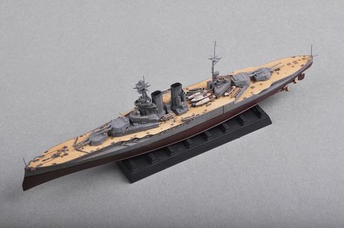 Trumpeter 1:700 - HMS Warspite 1915 (05780)