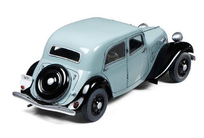 Hovedbilde Tamiya 1:35 - Citroen Traction 11CV - Staff Car ...