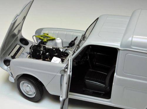 EBBRO 1:24 - Renault 4 Fourgonnette (25003)