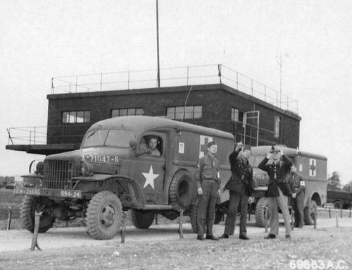 ACE 1:72 -WC-18 1/2 ton 4x4 Ambulance Truck (72596)