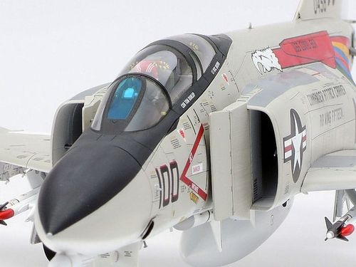 Tamiya 1:48 - McDonnell Douglas F-4B Phantom II (61121)