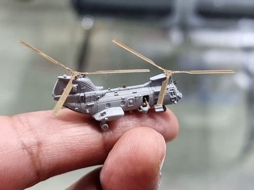 HS Models 1:350 - Boeing CH-46 E Sea Knight