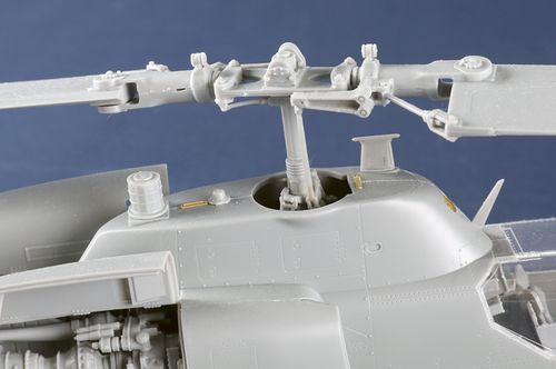 Trumpeter 1:35 - Bell AH-1 W Super Cobra (Turned Exhaust) (05117)