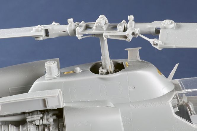 Hovedbilde Trumpeter 1:35 - Bell AH-1 W Super Cobra (Turned ...