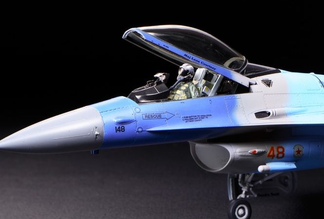 Main Image Tamiya 1:48 - F-16C/N Agressor/Adversary (61106)