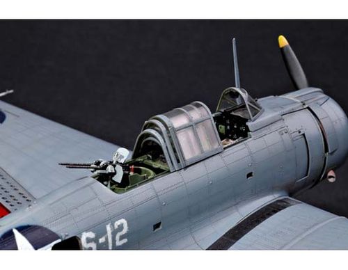 Trumpeter 1:32 - U.S.NAVY SBD-3 Dauntless Midway 02244 